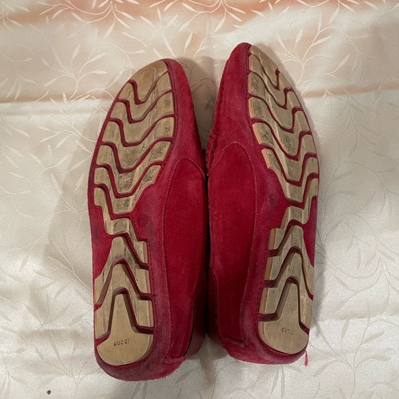 Gucci Red Velvet Loafers - Picture 5 of 6
